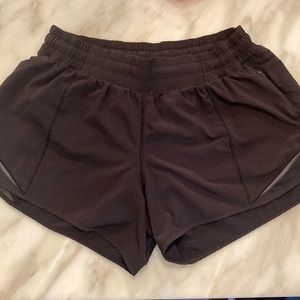 Lululemon || Hotty Hot || Low Rise || Lined Shorts 4 inch Inseam ||